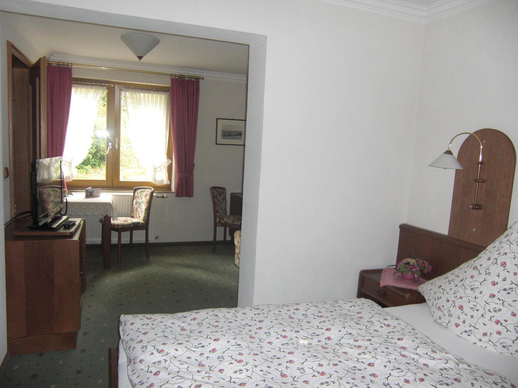Weibern Hotel Restaurant Eifelstube מראה חיצוני תמונה
