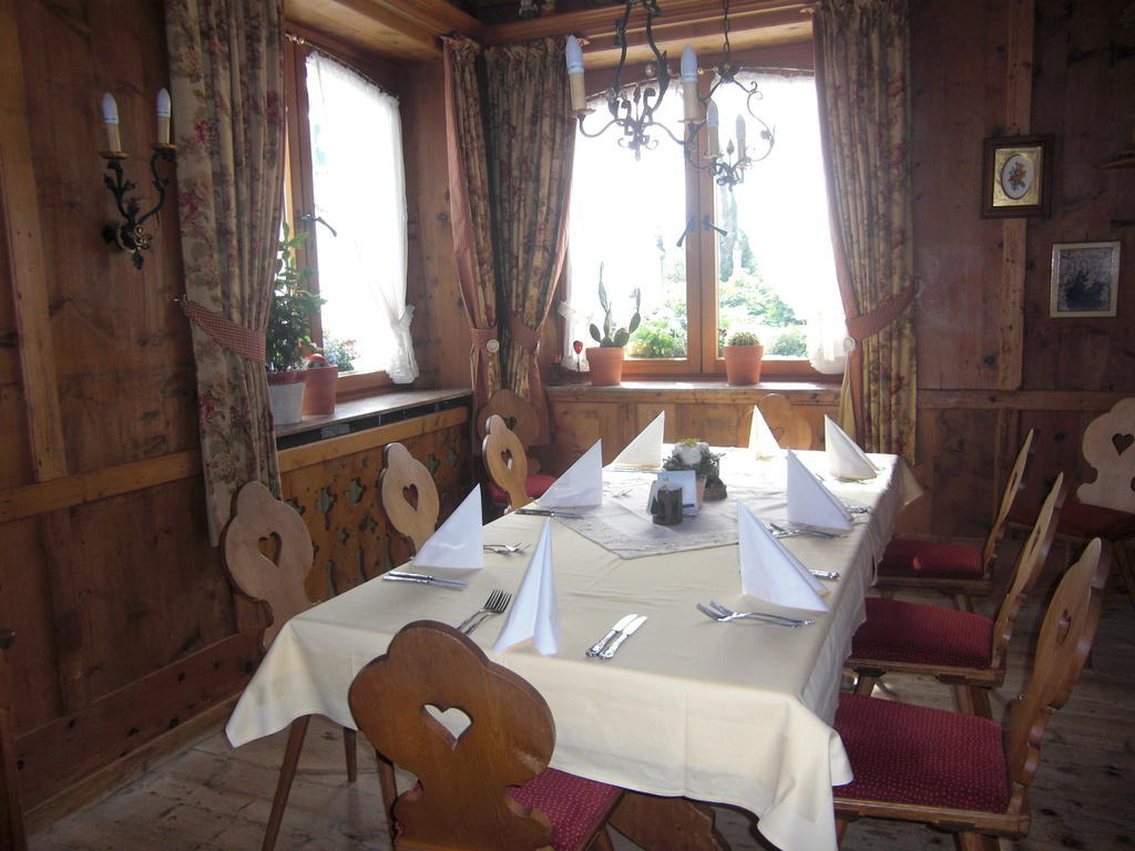 Weibern Hotel Restaurant Eifelstube מראה חיצוני תמונה